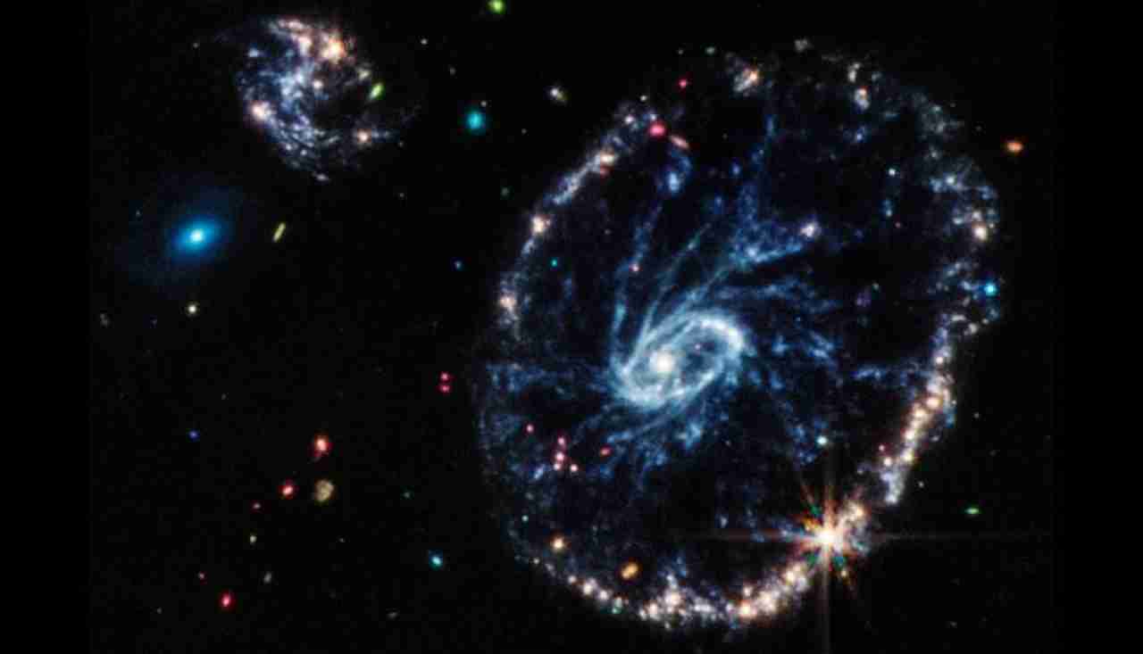 foto spirali della galassia Ruota di Caro