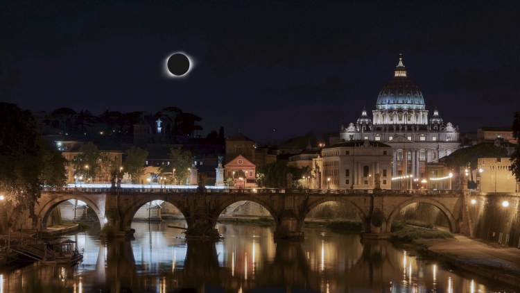 Eclissi solare totale nella città di Roma