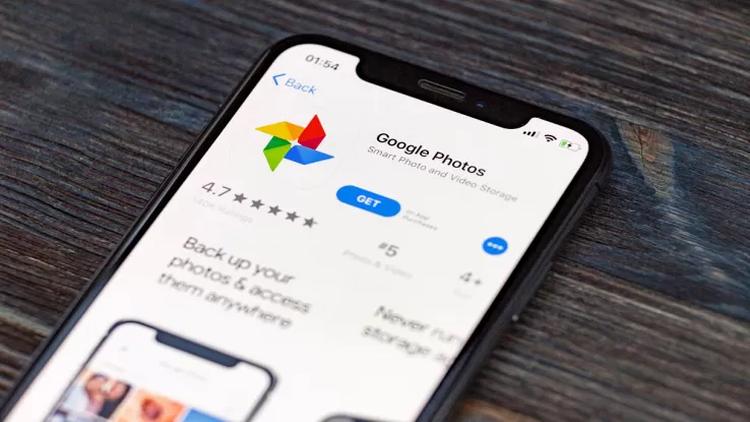 app google foto sullo schermo del telefono