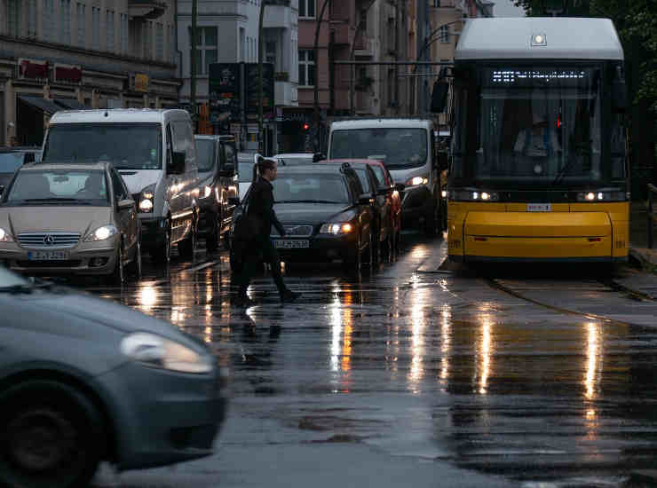 Inquinamento-traffico-città