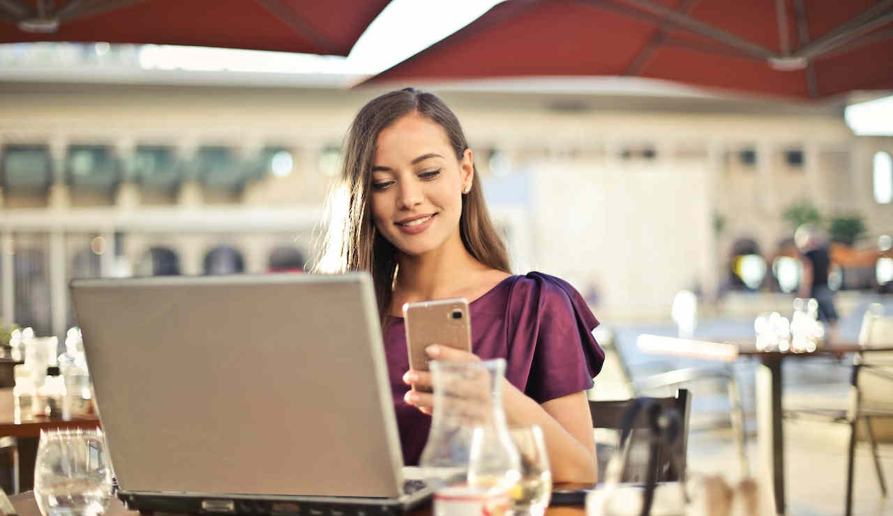 Smartphone-internet-connessione