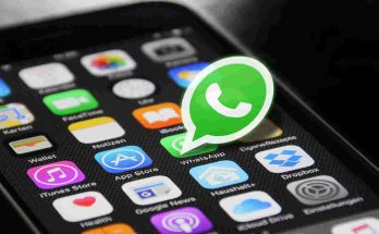 Applicazione WhatsApp smartphone.
