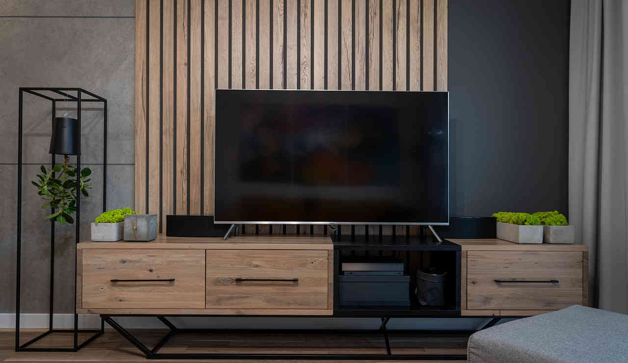 Televisore-smart tv- consumi-soggiorno