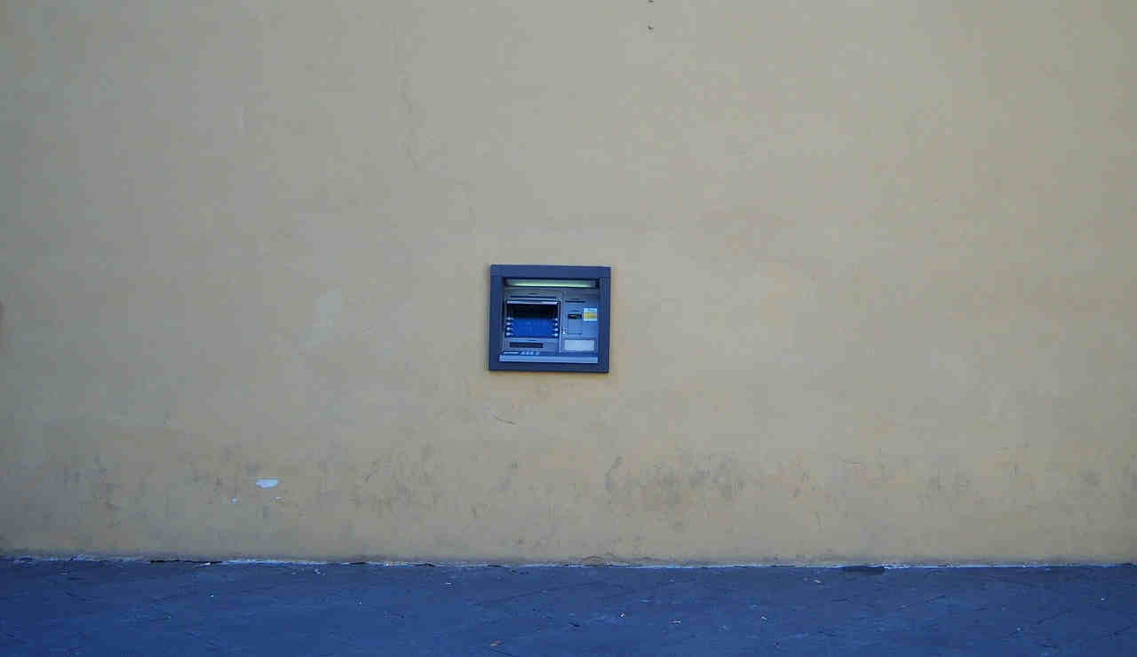 bancomat-atm-chiusura-prelievo-contanti