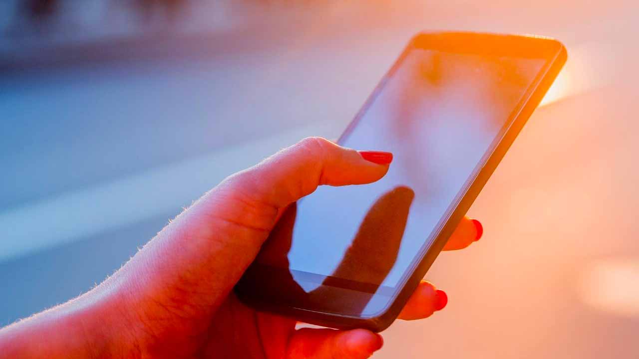 Celulares, você não sabe, mas eles destroem esse órgão para você: proteja-se assim