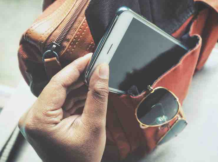 Smartphone in borsa - Passionetecnologica.it