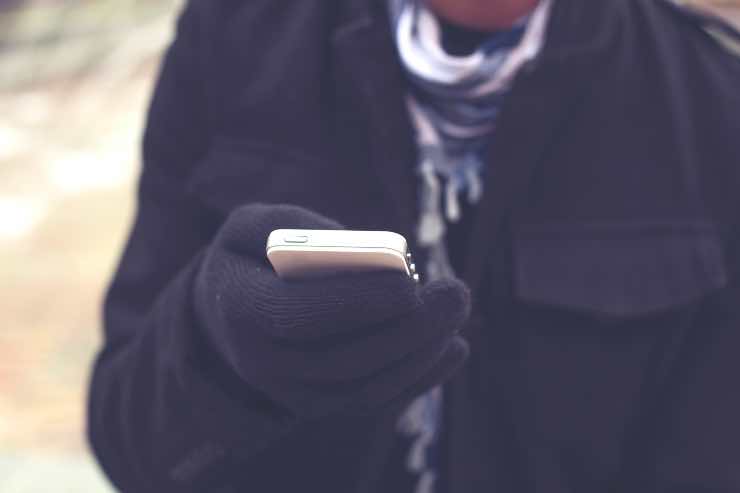 Utilizzare lo smartphone con i guanti - passionetecnologica.it